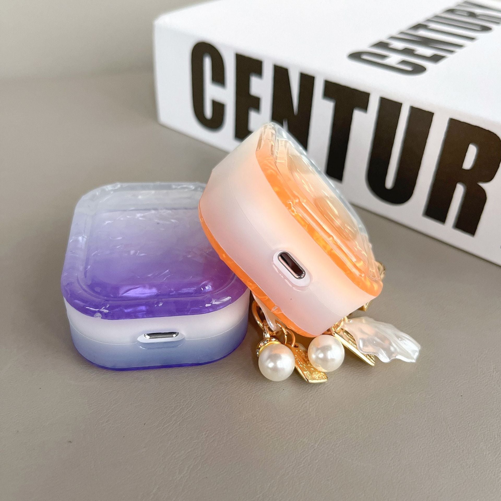 TPU Cover for Apple AirPods with Charging Case (2016) / (2019) / AirPods with Wireless Charging Case (2019) , Gradient Shell Grain Square Earphone Case with Pendant - Green TPU Cover for Apple AirPods with Charging Case (2016) / (2019) / AirPods with Wireless Charging Case (2019) , Gradient Shell Grain Square Earphone Case with Pendant - Green